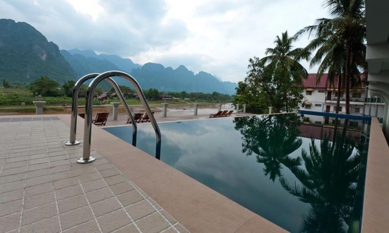 Silver Naga, hôtel avec piscine à VangVieng Picture of Silver Naga