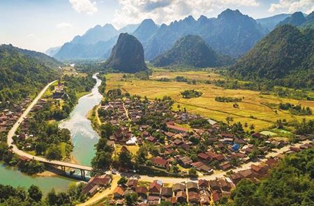 Show tours in category Laos tourisme: Visite de la région Houaphanh en pirogue Picture for category Laos tourisme: Visite de la région Houaphanh en pirogue